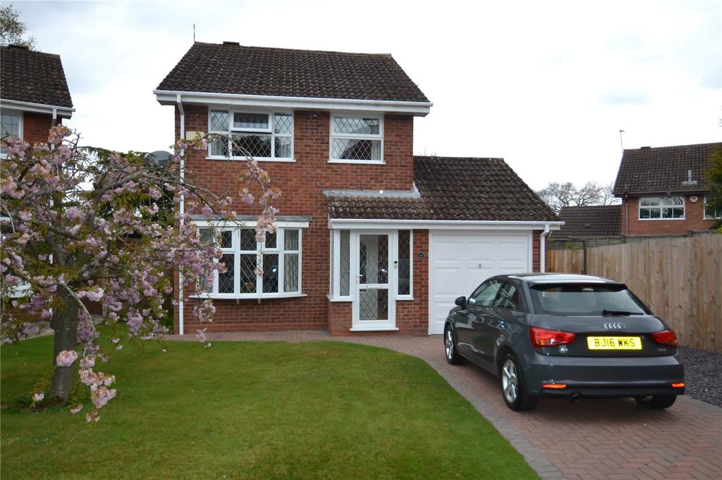 New Meadow Close, Northfield... 3 bed detached house £285,000