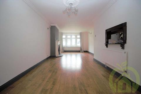 3 bedroom semi-detached house to rent, Denbigh Close, HORNCHURCH