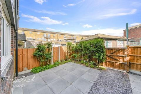 3 Rivington Walk, London, E8 4JT