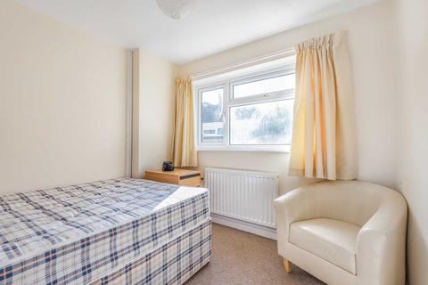 17 Burnards Field Road, Colyton, EX24 6PE