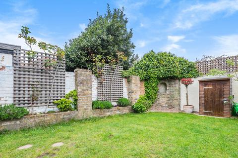 32 Albany Road, Chislehurst, BR7 6BG