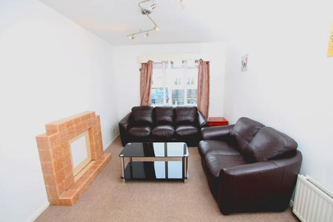 5 bedroom maisonette to rent, Camellia Lane, Surbiton KT5