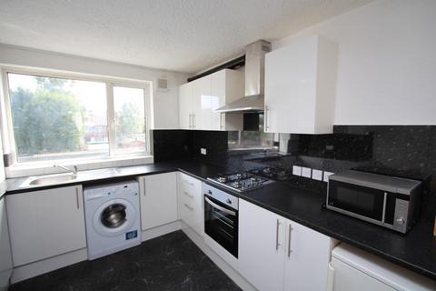 5 bedroom maisonette to rent, Camellia Lane, Surbiton KT5