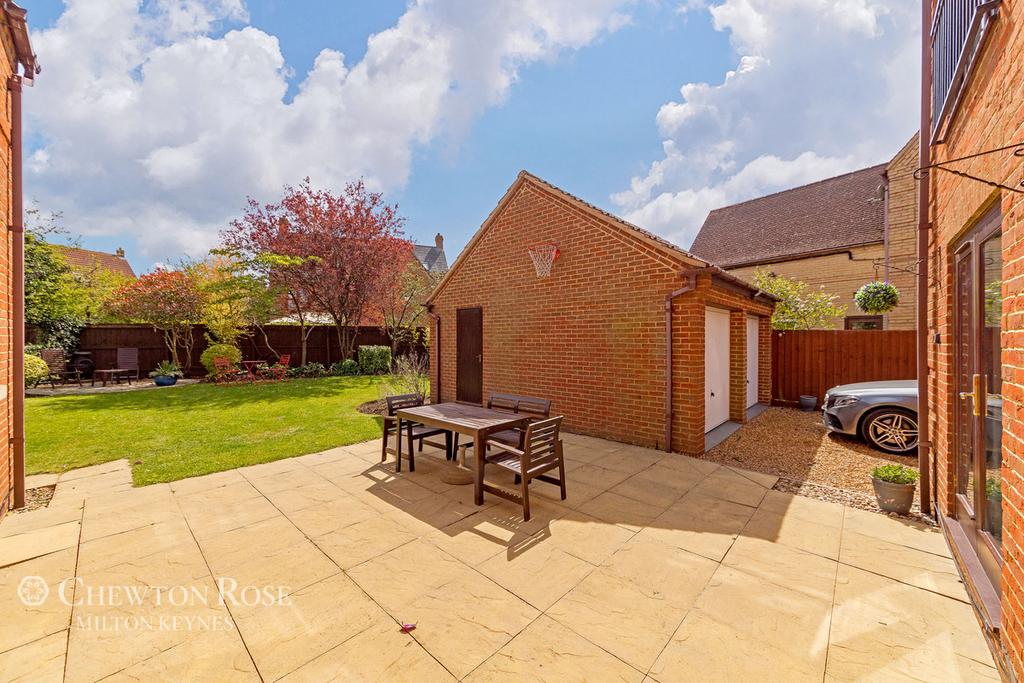 Tanfield Lane, Milton Keynes 6 bed detached house £965,000