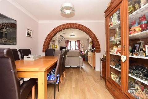 2 Bridleway Gardens, Broadstairs, CT10 2LG
