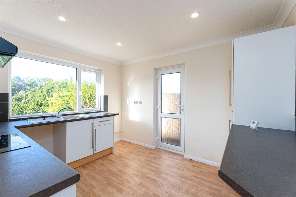 Vermont Drive, East Preston, Littlehampton, West Sussex, BN16 2 bed