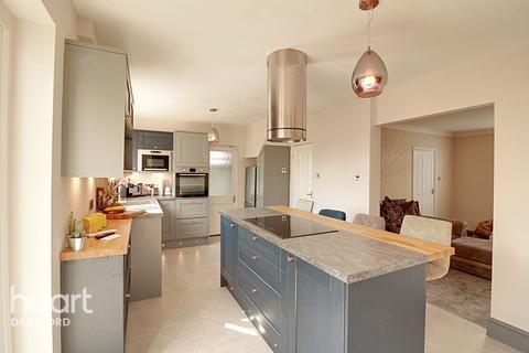 14 Chipstead Road, Erith, DA8 3HT