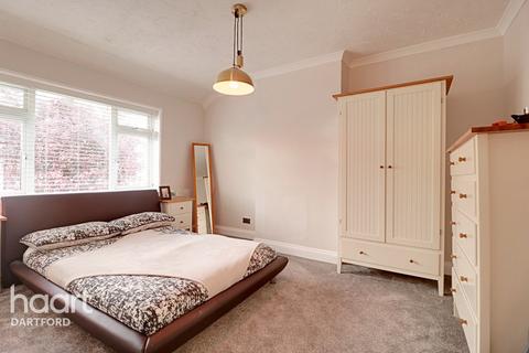 14 Chipstead Road, Erith, DA8 3HT