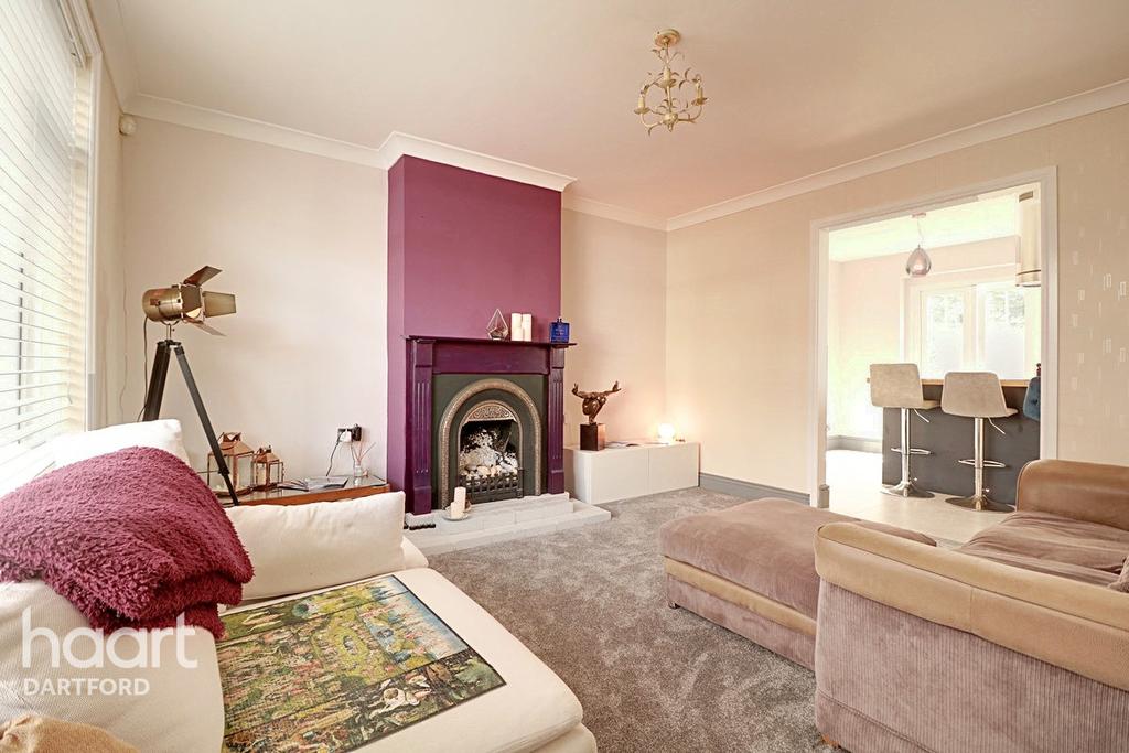 Chipstead Road, Erith 3 bed semidetached house £375,000