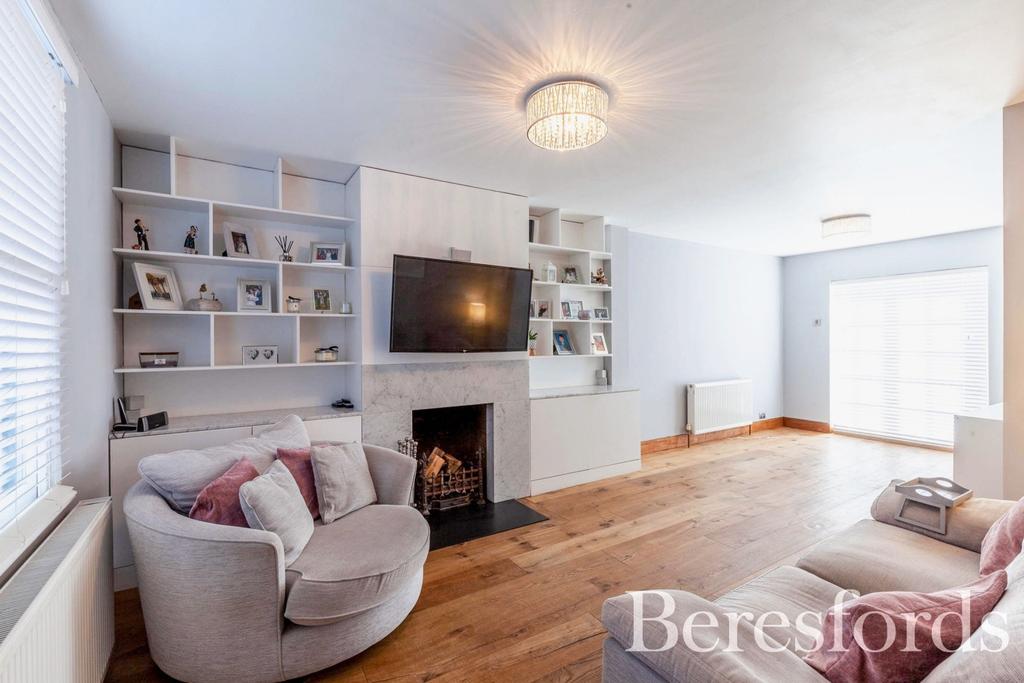 Edney Common Highwood Road, Edney Common... 4 bed detached house - £850,000