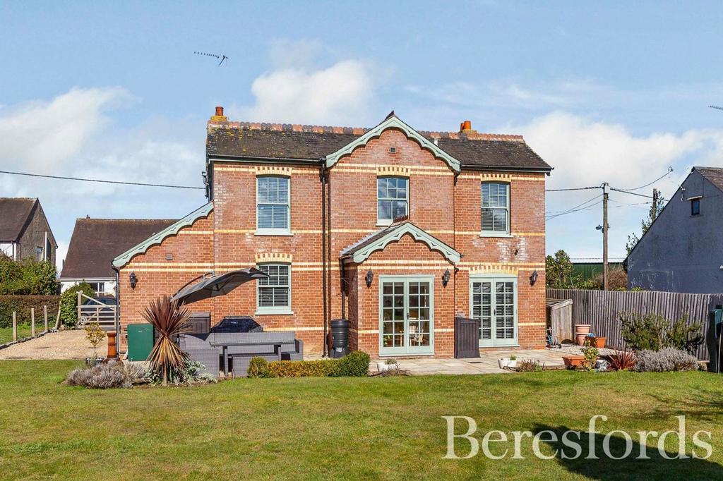 Edney Common Highwood Road, Edney Common... 4 bed detached house - £850,000