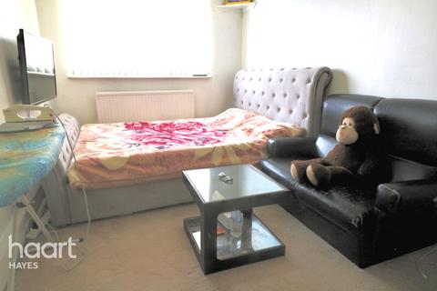 155 Woolacombe Way, Hayes, UB3 4EY