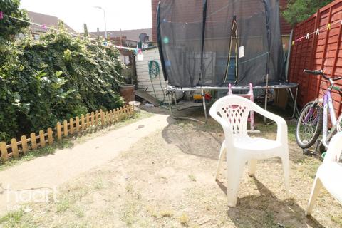 155 Woolacombe Way, Hayes, UB3 4EY