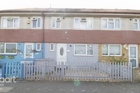 155 Woolacombe Way, Hayes, UB3 4EY