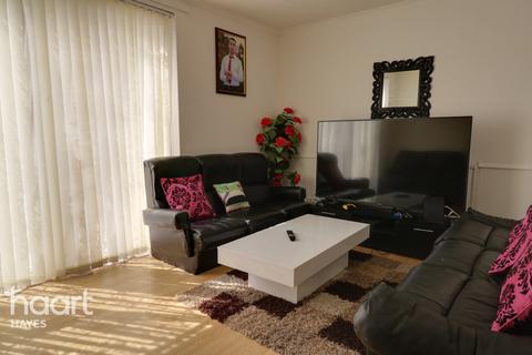 155 Woolacombe Way, Hayes, UB3 4EY