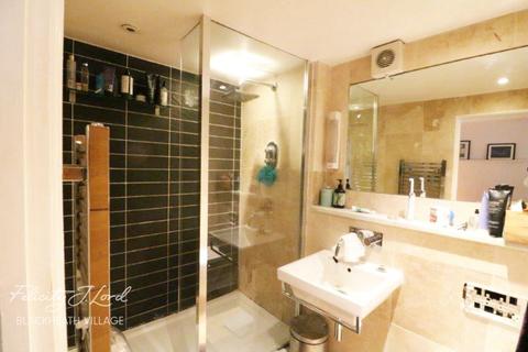 Flat E, 360 Lee High Road, London, SE12 8RS