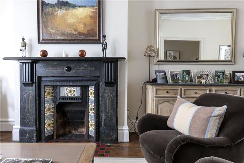 19 Montholme Road, London, SW11 6HX
