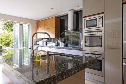 19 Montholme Road, London, SW11 6HX