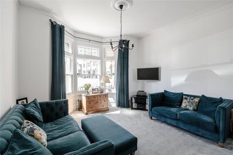 18 Cross Hayes, Malmesbury, SN16 9BG