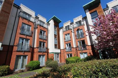 3 bedroom flat to rent, Tytler Court, Abbeyhill, Edinburgh, EH8