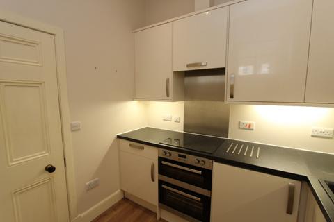 2 bedroom flat to rent, Newhaven Road, Bonnington, Edinburgh, EH6