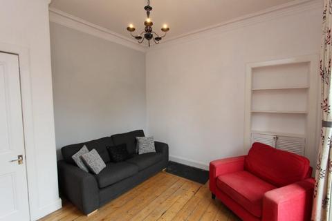 2 bedroom flat to rent, West Montgomery Place, Hillside, Edinburgh, EH7