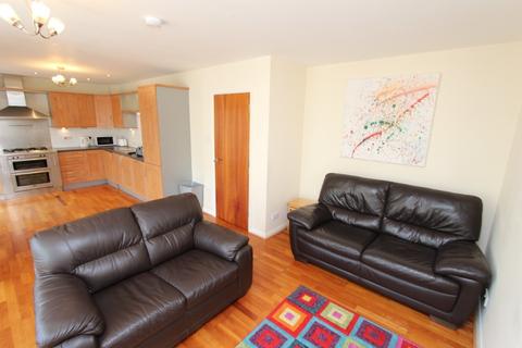 3 bedroom flat to rent, Portland Gardens, Leith, Edinburgh, EH6
