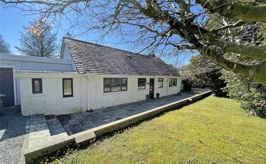 Lon Penmynydd, Llangefni, Anglesey, LL77 4 bed bungalow £325,000