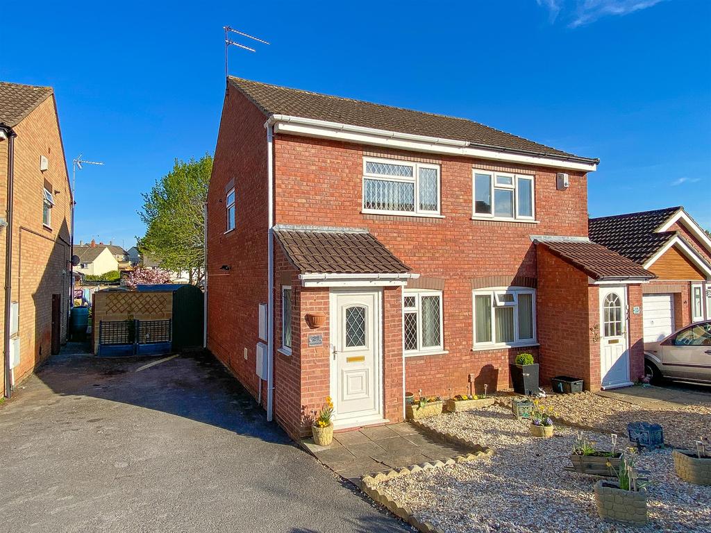 Grace Park Road, Bristol, BS4 5JB 2 bed semidetached house £235,000