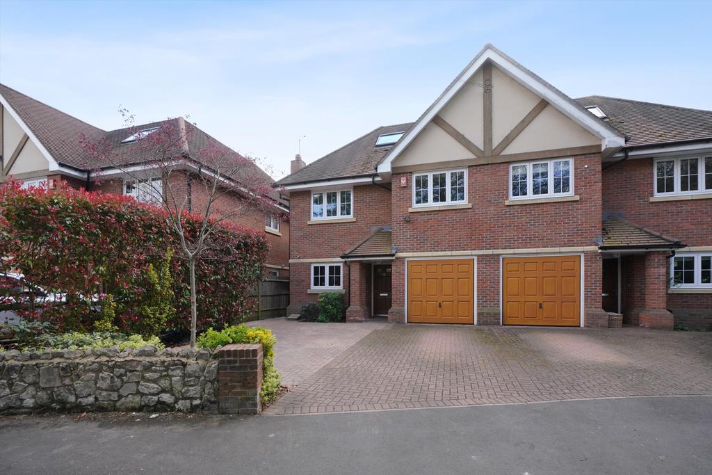 Couchmore Avenue, Esher, Surrey, KT10 4 bed semidetached house £