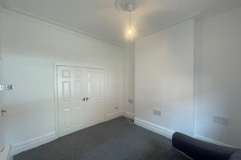 1 bedroom flat to rent, Hanbury Street, Ashton-on-Ribble, PR2