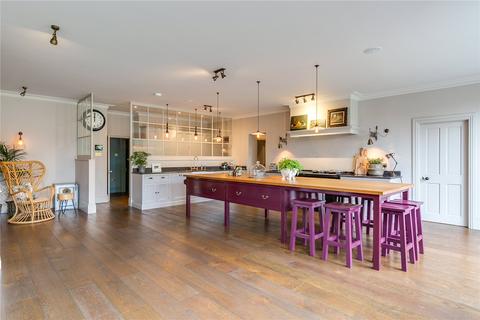 11 Carlton Road, London, W5 2AW