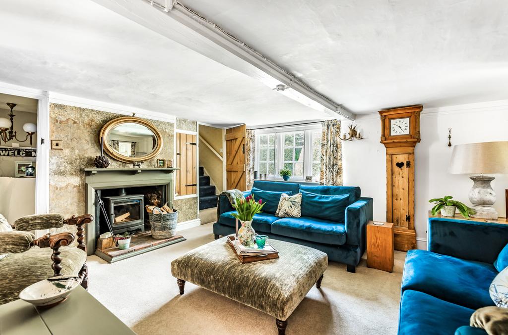 Hewshott Lane, Liphook 4 bed detached house £750,000