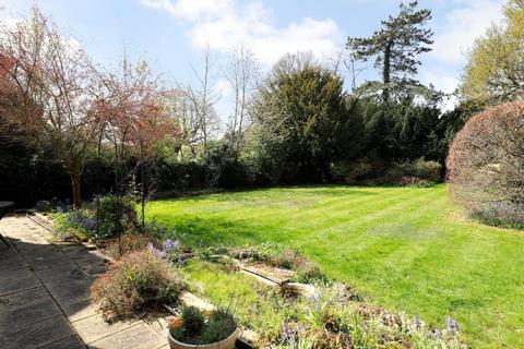 9a Carlton Road, New Malden, KT3 3AJ