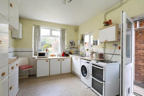 9a Carlton Road, New Malden, KT3 3AJ