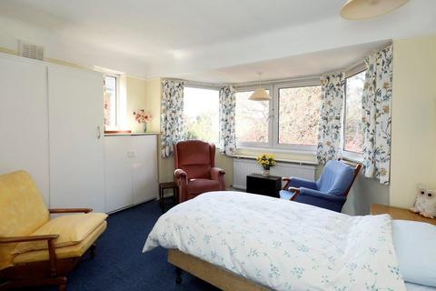 9a Carlton Road, New Malden, KT3 3AJ