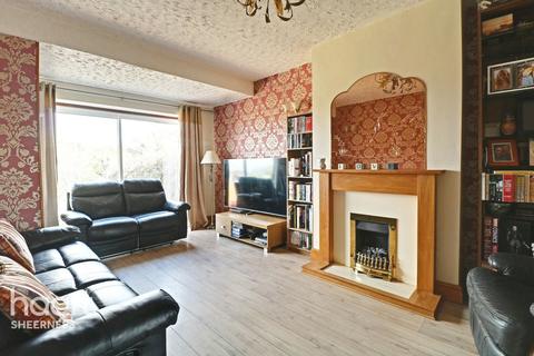 32 Brecon Chase, Minster On Sea, Sheerness, ME12 2HX