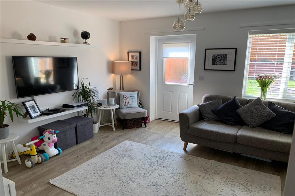 Templars Drive, Strood, Rochester, Kent 3 bed semidetached house £