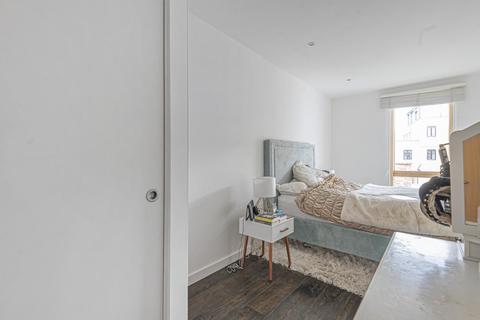115 Wingate Square, London, SW4 0AN