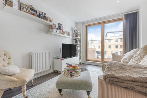 115 Wingate Square, London, SW4 0AN