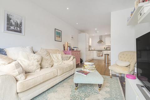 115 Wingate Square, London, SW4 0AN