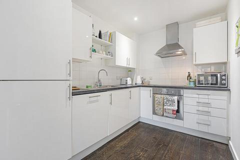 115 Wingate Square, London, SW4 0AN