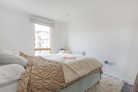 115 Wingate Square, London, SW4 0AN