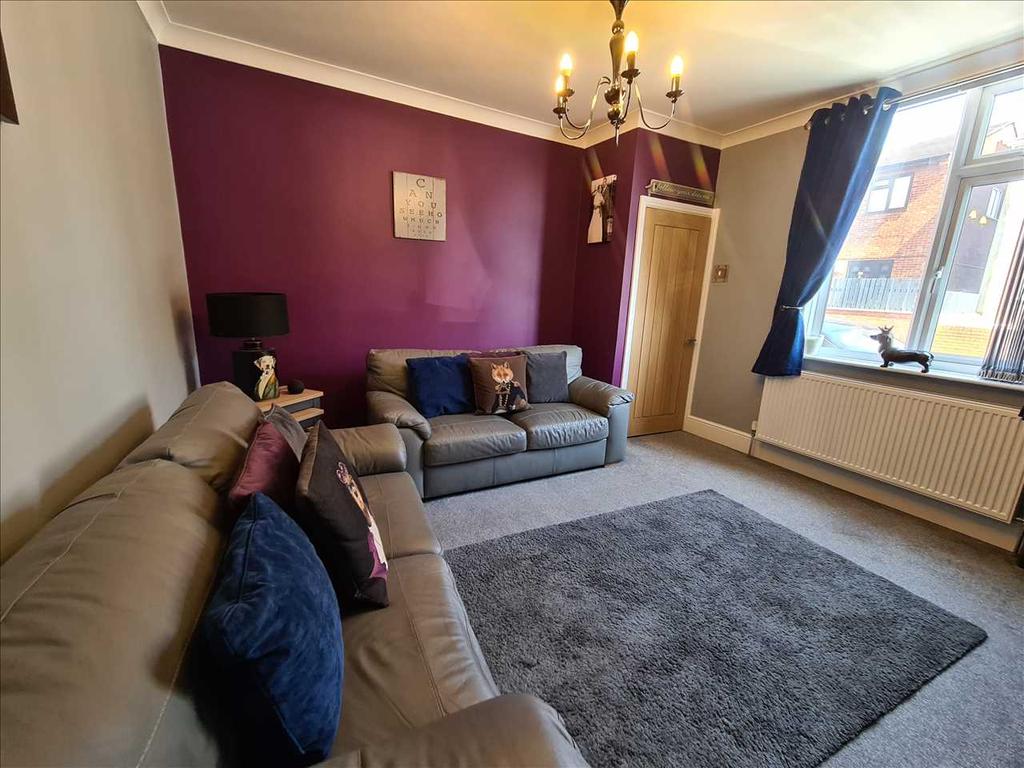 Barton Street, Clowne, Chesterfield 2 bed semidetached house £169,995