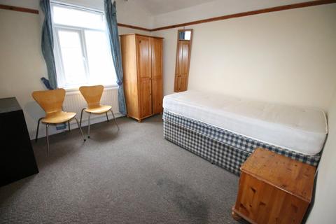 undefined, Hanworth Road, HOUNSLOW, Greater London, TW3