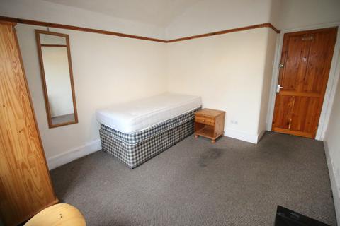 undefined, Hanworth Road, HOUNSLOW, Greater London, TW3