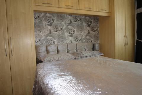 14 Blackdown Grove, Oldham, OL8 3WH