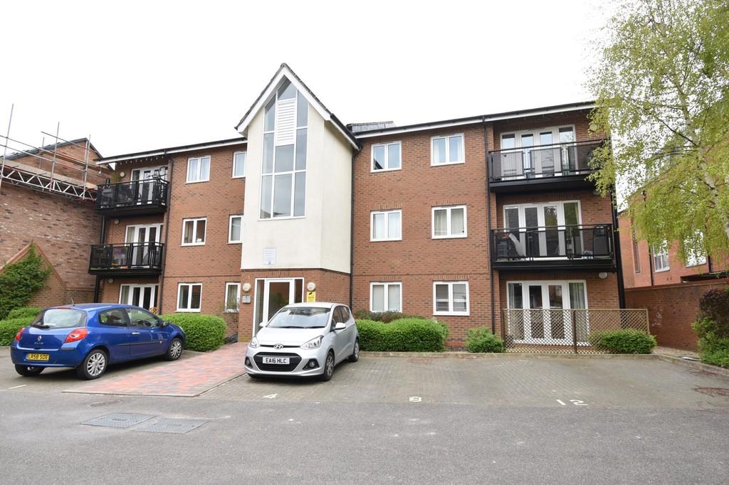 Fyffes Court, Fishponds Road, Hitchin 2 bed flat £285,000