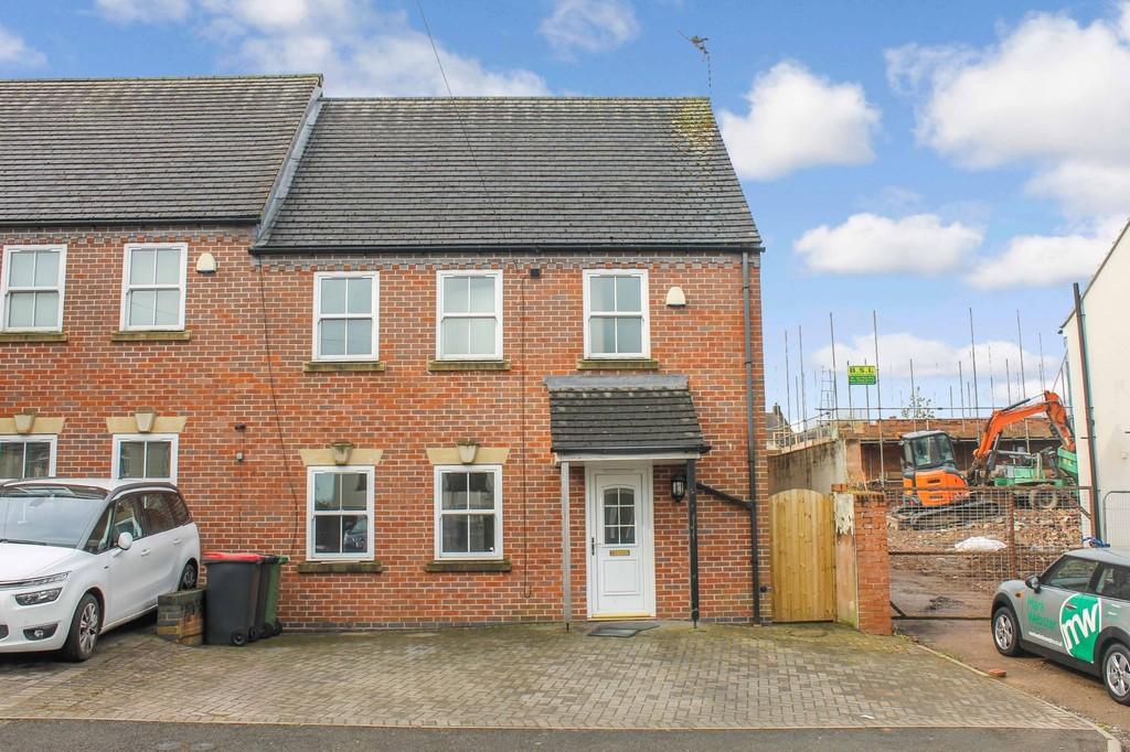 North Street, Atherstone, Warwickshire 4 bed semidetached house £995