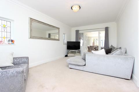 31 Garratts Lane, Banstead, SM7 2EA